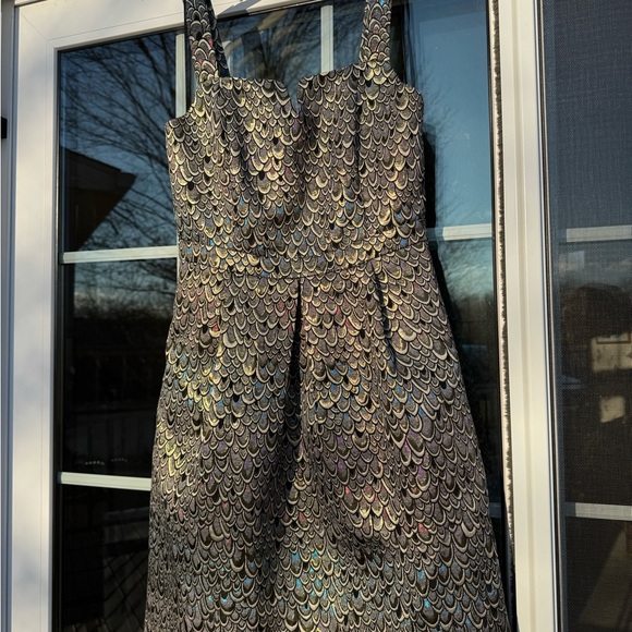 ✨ModCloth Modern Vintage Gold Rainbow Scallop Brocade Pinafore Dress ✨ - Picture 2 of 9